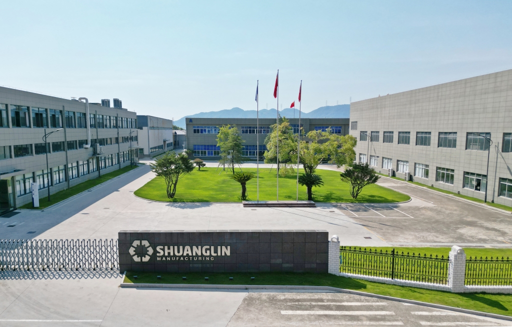 利来国际最老品牌模具荣膺“中国模具重点骨干企业”荣誉称号
